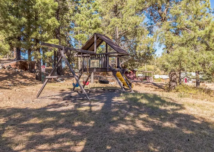 Cozy Retreat With Scenic Views Hébergement de vacances Greer