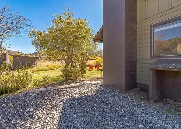 Cozy Retreat With Scenic Views Greer
