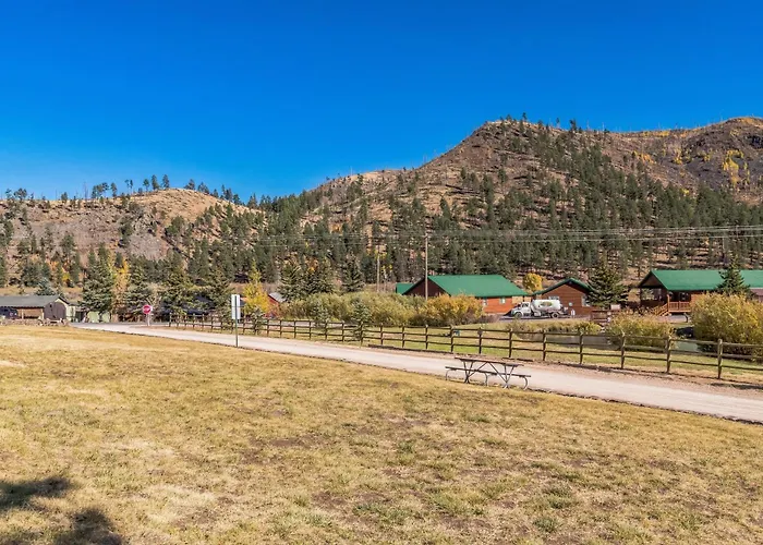 Cozy Retreat With Scenic Views Hébergement de vacances