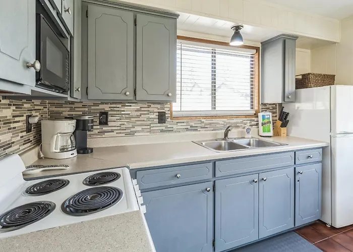 Cozy Retreat With Scenic Views Hébergement de vacances *