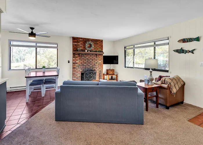 Cozy Retreat With Scenic Views Greer